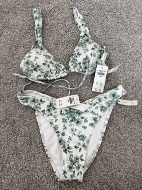 Hollister ribbed Green Floral Ribbed Bikini Set NWT